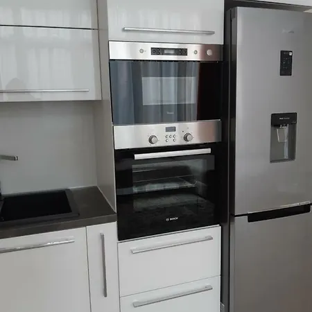 Apartmán Modern, Quiet & Cozy In The Middle Of Downtown Near Danube At Fashion Street
