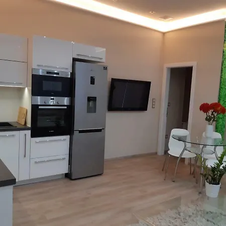 Apartmán Modern, Quiet & Cozy In The Middle Of Downtown Near Danube At Fashion Street *