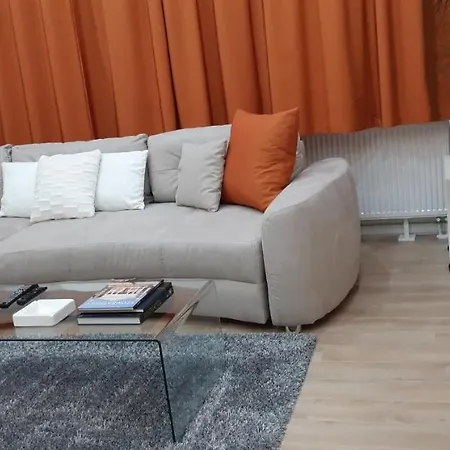 Apartmán Modern, Quiet & Cozy In The Middle Of Downtown Near Danube At Fashion Street