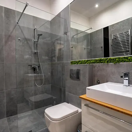 Apartmán Modern, Quiet & Cozy In The Middle Of Downtown Near Danube At Fashion Street *