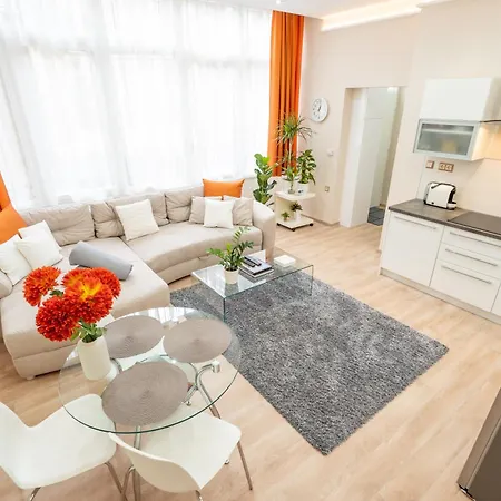 Апартаменты Modern, Quiet & Cozy In The Middle Of Downtown Near Danube At Fashion Street