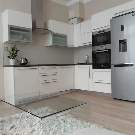 Modern, Quiet & Cozy In The Middle Of Downtown Near Danube At Fashion Street * بودابست