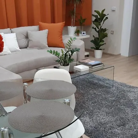 Apartment Modern, Quiet & Cozy In The Middle Of Downtown Near Danube At Fashion Street