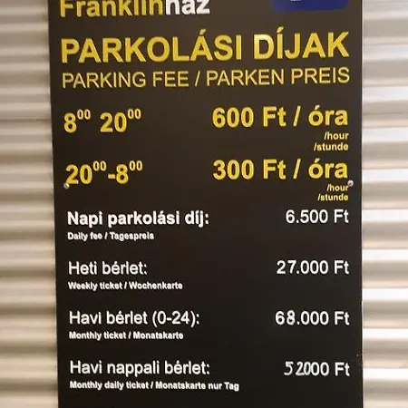 Modern, Quiet & Cozy In The Middle Of Downtown Near Danube At Fashion Street 아파트