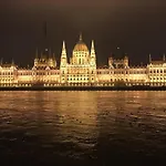 Modern, Quiet & Cozy In The Middle Of Downtown Near Danube At Fashion Street