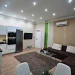 Modern, Quiet & Cozy In The Middle Of Downtown Near Danube At Fashion Street *